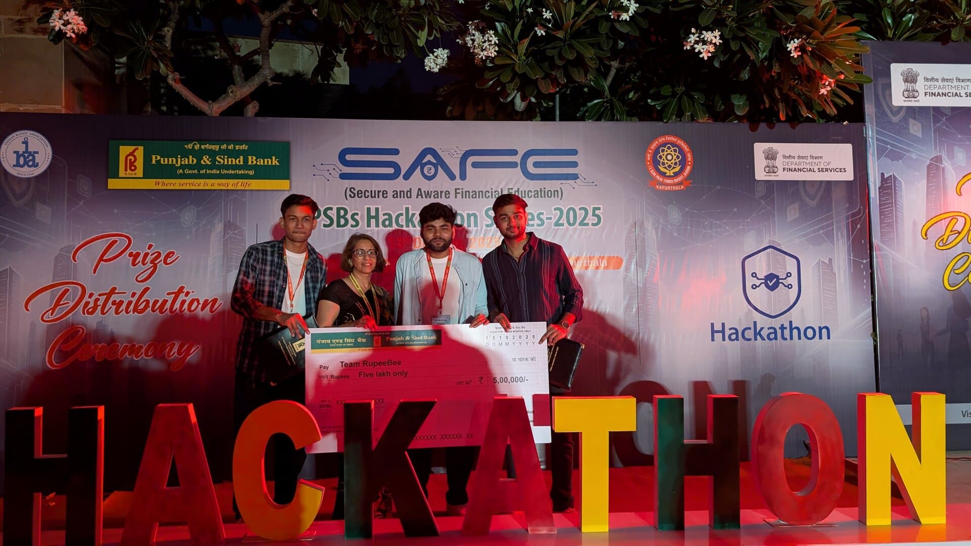 p-2025-10-13-18-39-38-000-1-xN11gjTL